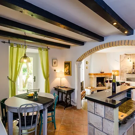 Apartment Little